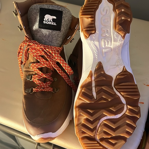 WOMEN'S KINETIC™ BREAKTHRU CONQUEST SNEAKER BOOT size 12 - Picture 4 of 5